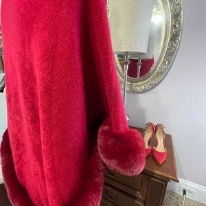 Faux Fur and velvety knit Red poncho.